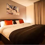 2 Bedroom 2 Bathroom Apartment In Central Milton Keynes With Free Parking And Smart Tv - Contractors, Relocation, Business Travellers