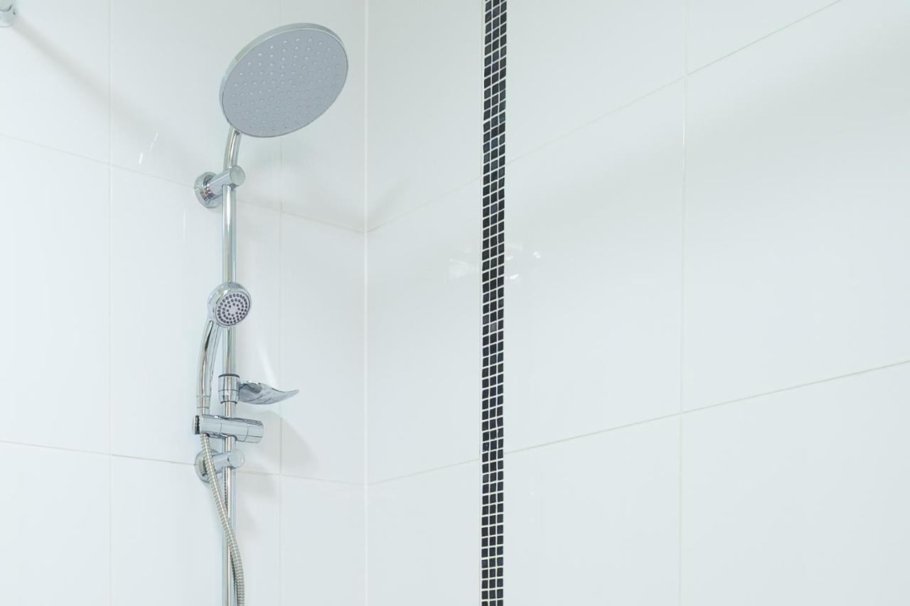 Apartment 2 Bedroom 2 Bathroom In With Free Parking And Smart Tv - Contractors, Relocation, Business Travellers Milton Keynes